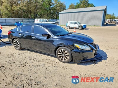 Czwarte zdjęcie samochodu z boku: 2017 NISSAN ALTIMA 2.5 SV VIN:1N4AL3AP1HC236567 - miniatura