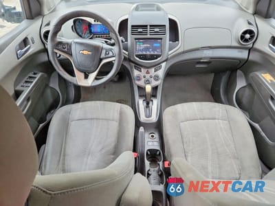 Zdjęcie 8 z 12 samochodu: 2015 CHEVROLET SONIC LT VIN:1G1JC5SHXF4180271 - miniatura