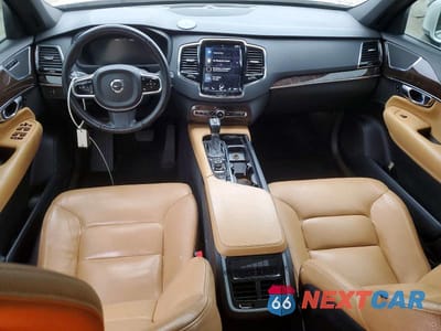 Zdjęcie 8 z 13 samochodu: 2016 VOLVO XC90 T6 VIN:YV4A22PK0G1034300 - miniatura