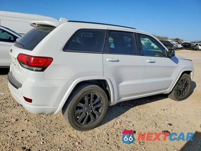 Trzecie zdjęcie samochodu z tyłu: 2019 JEEP GRAND CHEROKEE LAREDO VIN:1C4RJEAG0KC533478 - miniatura