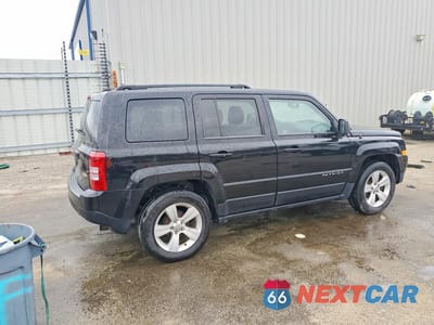 Trzecie zdjęcie samochodu z tyłu: 2014 JEEP PATRIOT LATITUDE VIN:1C4NJPFB3ED667116 - miniatura