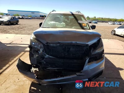 Piąte zdjęcie samochodu w środku: 2018 SUBARU FORESTER 2.5I VIN:JF2SJABC1JH457066 - miniatura