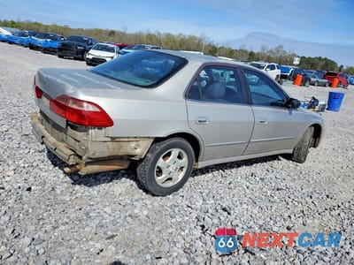 Trzecie zdjęcie samochodu z tyłu: 1998 HONDA ACCORD EX VIN:1HGCG5653WA264908 - miniatura