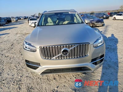 Piąte zdjęcie samochodu w środku: 2018 VOLVO XC90 T6 VIN:YV4A22PL8J1207819 - miniatura