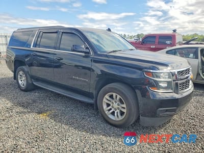 Czwarte zdjęcie samochodu z boku: 2018 CHEVROLET SUBURBAN C1500 LT VIN:1GNSCHKC0JR251692 - miniatura