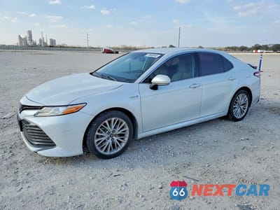 2020 TOYOTA CAMRY HYBRID XLE 4T1F31AK4LU521738 - główne zdjęcie licytacji z USA - miniatura