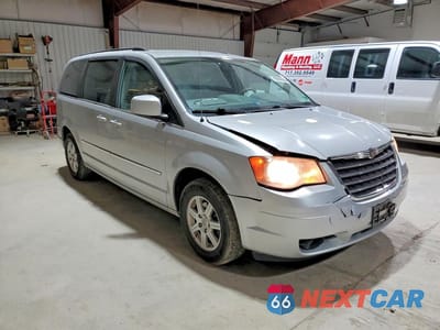 Czwarte zdjęcie samochodu z boku: 2010 CHRYSLER TOWN & COUNTRY TOURING VIN:2A4RR5D1XAR492549 - miniatura