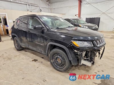 Czwarte zdjęcie samochodu z boku: 2021 JEEP COMPASS LATITUDE VIN:3C4NJDBB3MT530710 - miniatura