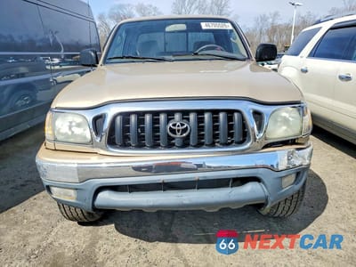 Piąte zdjęcie samochodu w środku: 2002 TOYOTA TACOMA V6 VIN:5TEWN72N72Z056422 - miniatura