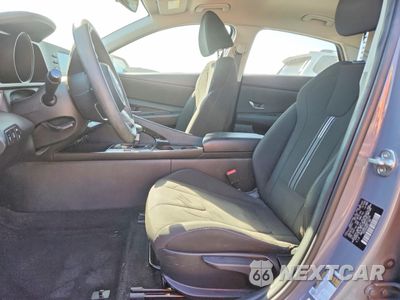 Zdjęcie 7 z 12 samochodu: 2021 HYUNDAI ELANTRA HYBRID BLUE VIN:KMHLM4AJ6MU012728 - miniatura