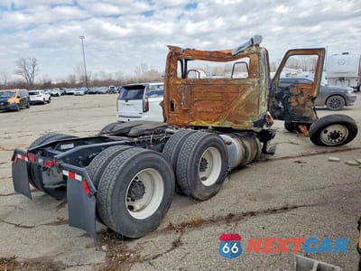 Trzecie zdjęcie samochodu z tyłu: 2025 INTERNATIONAL LT62F SEMI TRUCK VIN:3HSDZTZR5SN277741 - miniatura
