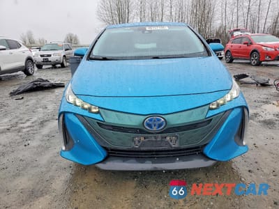 Piąte zdjęcie samochodu w środku: 2018 TOYOTA PRIUS PRIME PREMIUM VIN:JTDKARFP9J3084267 - miniatura