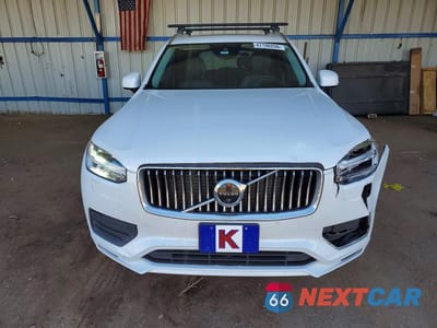 Piąte zdjęcie samochodu w środku: 2021 VOLVO XC90 T6 MOMENTUM VIN:YV4A221K5M1767267 - miniatura
