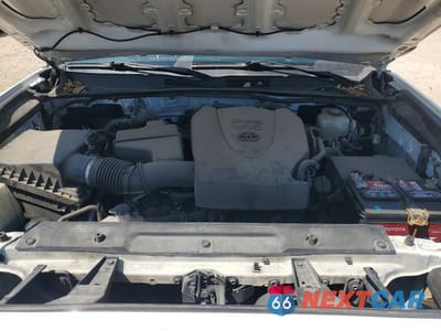 Zdjęcie 11 z 12 samochodu: 2022 TOYOTA TACOMA TRD OFF-ROAD VIN:3TMCZ5AN5NM492586 - miniatura
