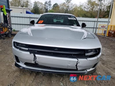 Piąte zdjęcie samochodu w środku: 2025 DODGE CHARGER DAYTONA R VIN:2C3CDBCK1SR547110 - miniatura