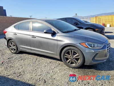 Czwarte zdjęcie samochodu z boku: 2018 HYUNDAI ELANTRA SEL VIN:5NPD84LF0JH357927 - miniatura