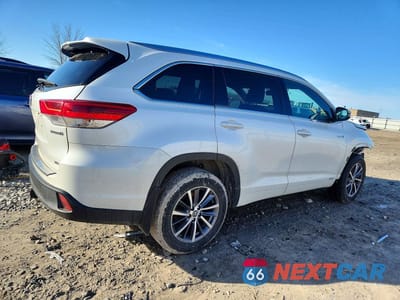 Trzecie zdjęcie samochodu z tyłu: 2018 TOYOTA HIGHLANDER HYBRID XLE VIN:5TDJGRFH6JS039160 - miniatura