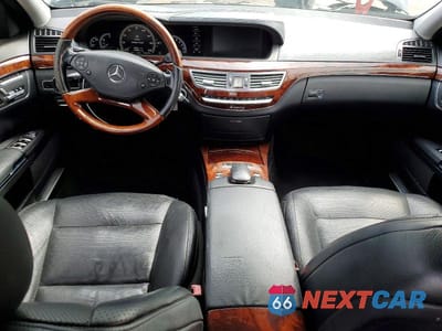 Zdjęcie 8 z 12 samochodu: 2012 MERCEDES-BENZ S 550 4MATIC VIN:WDDNG9EB8CA436986 - miniatura