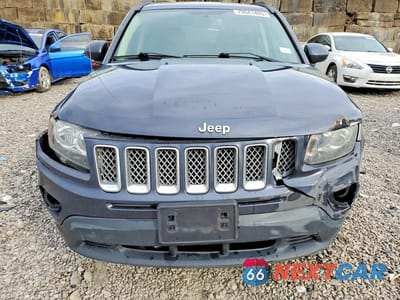 Piąte zdjęcie samochodu w środku: 2016 JEEP COMPASS LATITUDE VIN:1C4NJDEB8GD534144 - miniatura