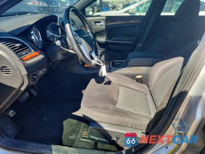 Zdjęcie 7 z 12 samochodu: 2012 CHRYSLER 300 VIN:2C3CCAAG5CH209809 - miniatura