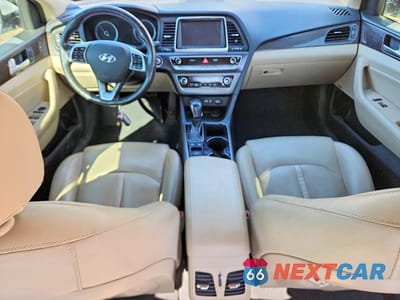 Zdjęcie 8 z 11 samochodu: 2018 HYUNDAI SONATA HYBRID LIMITED VIN:KMHE34L30JA083477 - miniatura