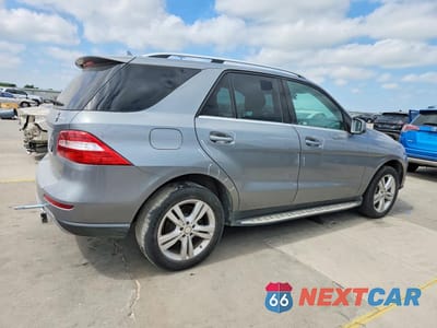 Trzecie zdjęcie samochodu z tyłu: 2015 MERCEDES-BENZ ML 350 4MATIC VIN:4JGDA5HB0FA605040 - miniatura