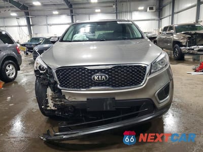 Piąte zdjęcie samochodu w środku: 2016 KIA SORENTO LX VIN:5XYPGDA38GG037604 - miniatura