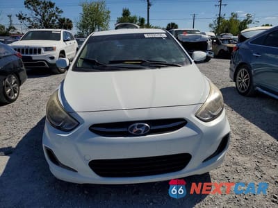 Piąte zdjęcie samochodu w środku: 2016 HYUNDAI ACCENT SE VIN:KMHCT4AE0GU943459 - miniatura