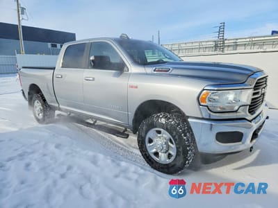 Czwarte zdjęcie samochodu z boku: 2021 RAM 2500 BIG HORN VIN:3C6UR5DJ0MG555725 - miniatura