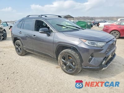 Czwarte zdjęcie samochodu z boku: 2020 TOYOTA RAV4 HYBRID XSE VIN:JTMEWRFV1LJ046978 - miniatura