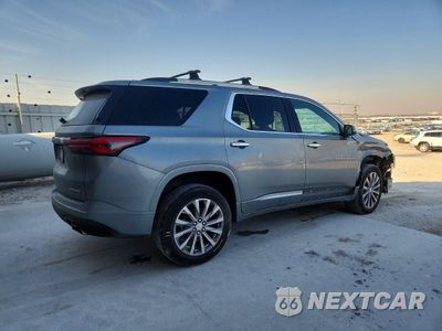 Trzecie zdjęcie samochodu z tyłu: 2023 CHEVROLET TRAVERSE PREMIER VIN:1GNEVKKW9PJ178991 - miniatura
