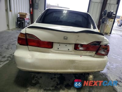 Zdjęcie 6 z 12 samochodu: 2000 HONDA ACCORD LX VIN:1HGCG5641YA034682 - miniatura