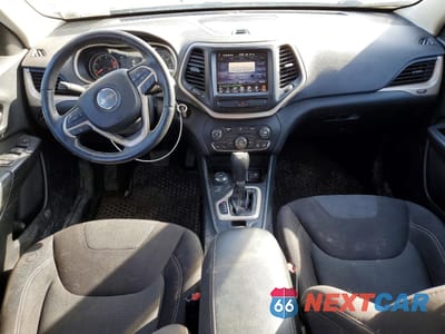 Zdjęcie 8 z 13 samochodu: 2016 JEEP CHEROKEE LATITUDE VIN:1C4PJMCB4GW163726 - miniatura