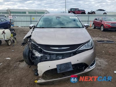 Piąte zdjęcie samochodu w środku: 2017 CHRYSLER PACIFICA LIMITED VIN:2C4RC1GG4HR628801 - miniatura