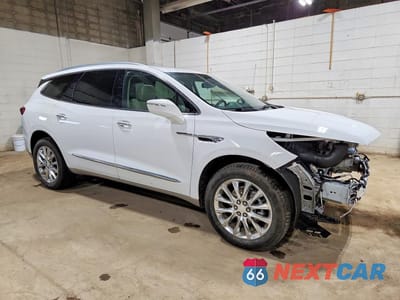 Czwarte zdjęcie samochodu z boku: 2021 BUICK ENCLAVE ESSENCE VIN:5GAERBKW5MJ262607 - miniatura