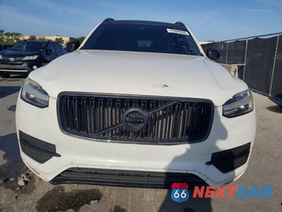Piąte zdjęcie samochodu w środku: 2019 VOLVO XC90 T5 MOMENTUM VIN:YV4102PK6K1506398 - miniatura