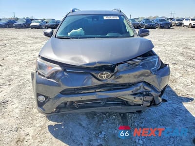 Piąte zdjęcie samochodu w środku: 2018 TOYOTA RAV4 XLE VIN:2T3WFREV5JW462813 - miniatura