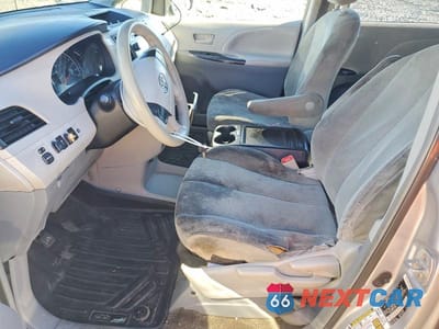 Zdjęcie 7 z 12 samochodu: 2014 TOYOTA SIENNA L 7-PASSENGER VIN:5TDZK3DC8ES470014 - miniatura