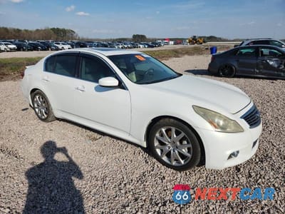 Czwarte zdjęcie samochodu z boku: 2010 INFINITI G37 SEDAN BASE VIN:JN1CV6AP1AM201139 - miniatura