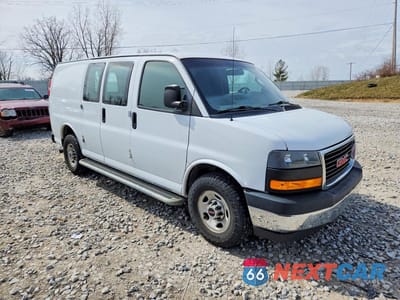 Czwarte zdjęcie samochodu z boku: 2018 GMC SAVANA G2500 VIN:1GTW7AFG2J1330038 - miniatura