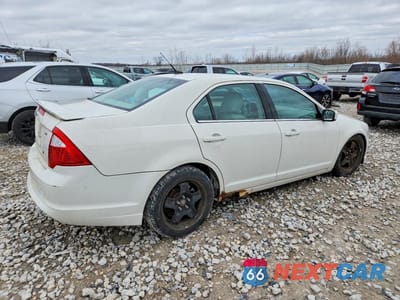 Trzecie zdjęcie samochodu z tyłu: 2011 FORD FUSION SE VIN:3FAHP0HA8BR203934 - miniatura