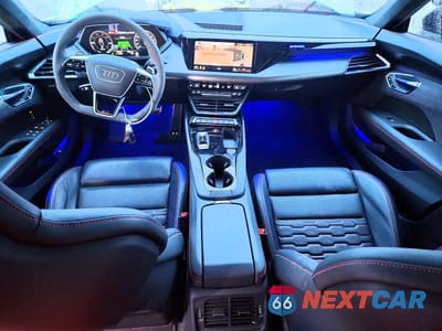 Zdjęcie 8 z 11 samochodu: 2022 AUDI RS E-TRON GT VIN:WAUAHBFW9N7904638 - miniatura