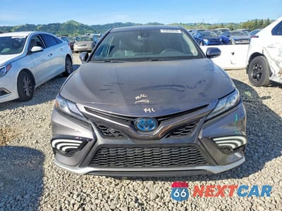 Piąte zdjęcie samochodu w środku: 2021 TOYOTA CAMRY HYBRID XSE VIN:4T1K31AK1MU565793 - miniatura