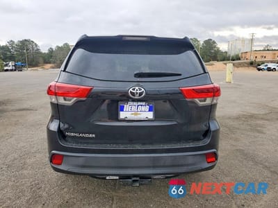 Zdjęcie 6 z 12 samochodu: 2018 TOYOTA HIGHLANDER LE VIN:5TDZARFHXJS037206 - miniatura