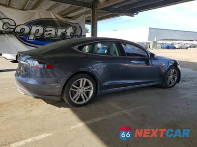 Trzecie zdjęcie samochodu z tyłu: 2014 TESLA MODEL S VIN:5YJSA1H17EFP61285 - miniatura