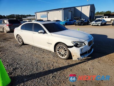 Czwarte zdjęcie samochodu z boku: 2015 BMW 750 LXI VIN:WBAYF8C56FD654099 - miniatura