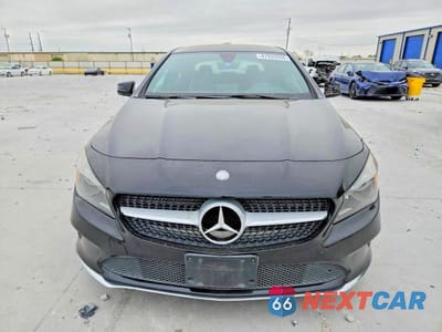 Piąte zdjęcie samochodu w środku: 2017 MERCEDES-BENZ CLA 250 VIN:WDDSJ4EBXHN426547 - miniatura