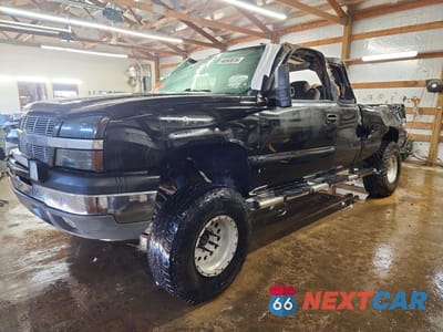 2004 CHEVROLET SILVERADO K1500 1GCEK19T74E104707 - główne zdjęcie licytacji z USA - miniatura