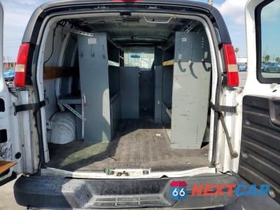 Zdjęcie 10 z 13 samochodu: 2012 CHEVROLET EXPRESS 2500 CARGO UTILITY / SERVICE VAN VIN:1GCWGFCB1C1116635 - miniatura