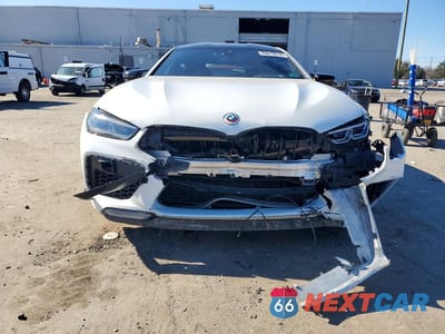 Piąte zdjęcie samochodu w środku: 2023 BMW M8 VIN:WBSGV0C08PCK30043 - miniatura